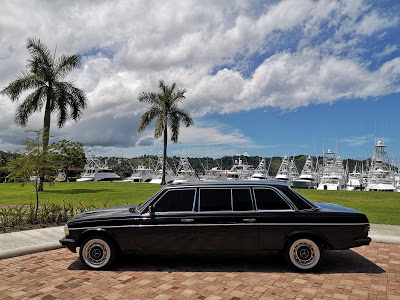 LOS-SUENOS-YACHT-COSTA-RICA.-MERCEDES-LIMO-W123-TRANSPORTATION6dc4dc6affa5dfc6.jpg