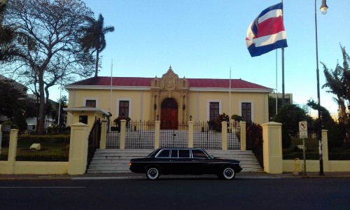 Ministerio-de-Relaciones-Exteriores-y-Culto-de-Costa-Rica-LIMOSINA52ab10bdc84c51d7.jpg