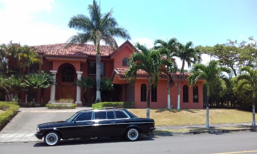 COSTA RICA RED MANSION LIMOUSINE