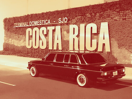 EVERY-BUSINESS-NEEDS-A-MERCEDES-LIMOUSINE-FOR-CLIENTS6e5f87c8f6c3136b.jpeg